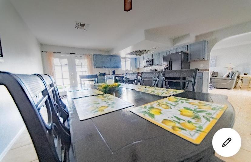 Comfortable Las Vegas Home Away From Home เฮนเดอร์สัน ภายนอก รูปภาพ