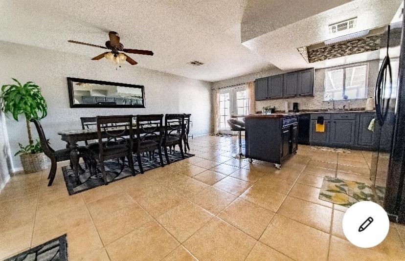 Comfortable Las Vegas Home Away From Home เฮนเดอร์สัน ภายนอก รูปภาพ