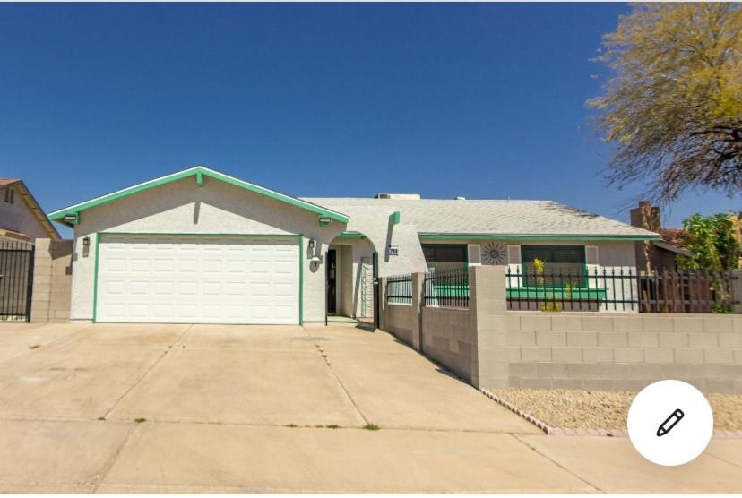 Comfortable Las Vegas Home Away From Home เฮนเดอร์สัน ภายนอก รูปภาพ