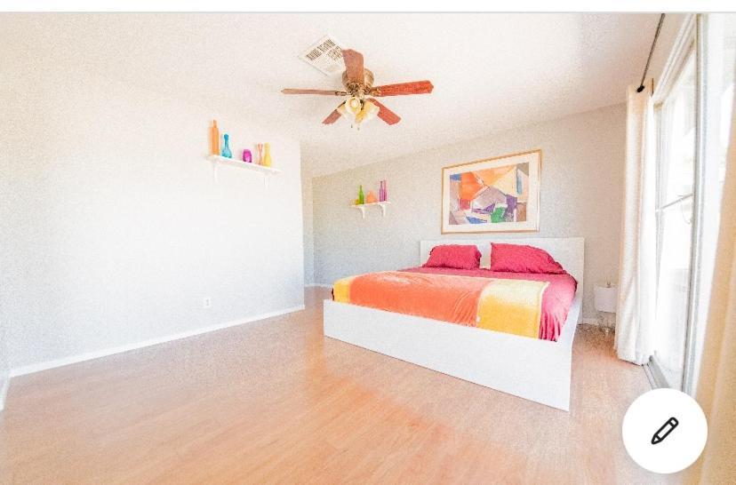 Comfortable Las Vegas Home Away From Home เฮนเดอร์สัน ภายนอก รูปภาพ
