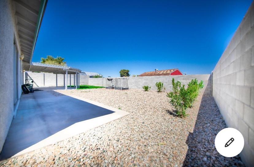 Comfortable Las Vegas Home Away From Home เฮนเดอร์สัน ภายนอก รูปภาพ